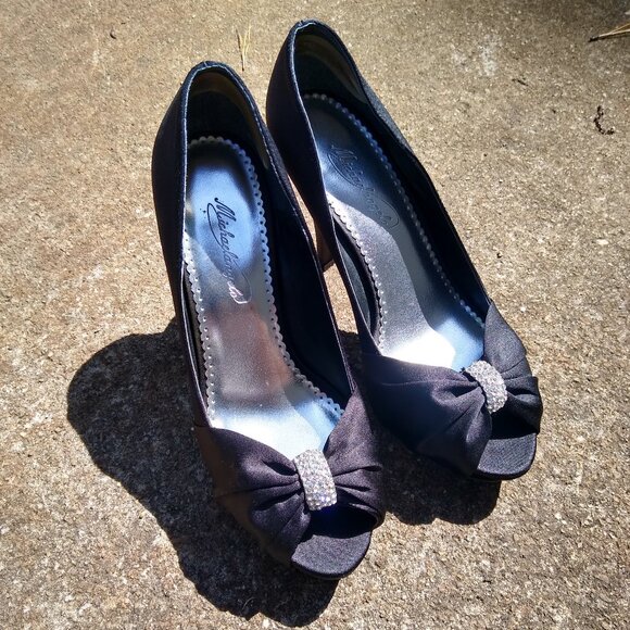 Black Michaelangelo Heels with Shimmering Silver Buckle - Picture 1 of 11